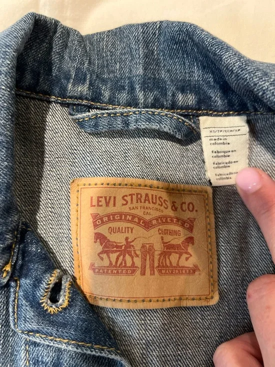 Levi’s Denim Vest, size small, like new condition - Picture 5 of 9